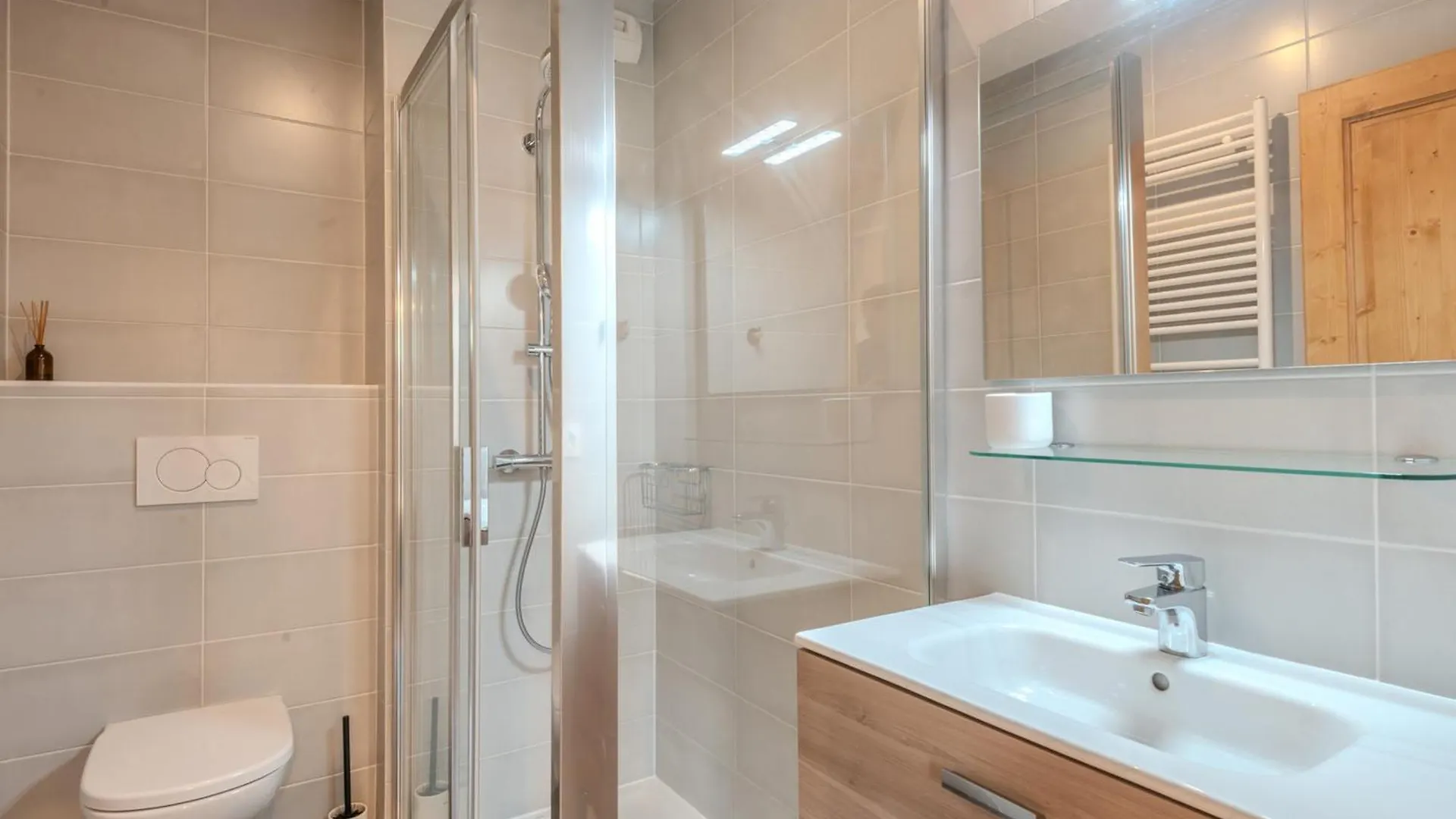Appartement Neuf 4* A Morzine, 2 Chambres, Proche Pistes Et Centre, Balcon, Wifi, Garage Inclus - Fr-1-754-45 0*, Morzine